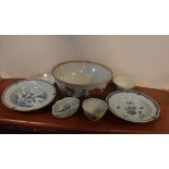 Assorted Chinese ceramics to include; export porcelain bowl, 20.5cm diameter, two dishes, tea bowl