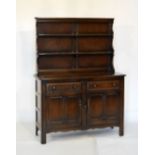 Good quality oak dresser with plate rack over, 123cm wide