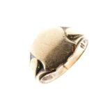 Gentleman's 9ct gold signet ring, size U, 5.8g approx