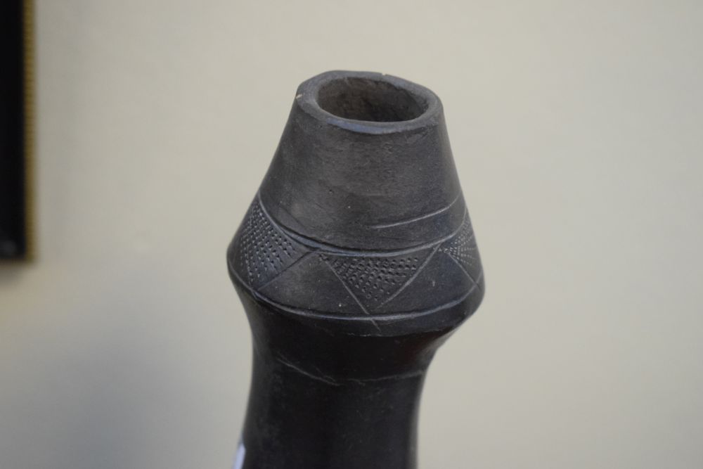 African pottery bottle shaped vase having incised decoration to the bulbous neck and shoulder, - Image 3 of 5