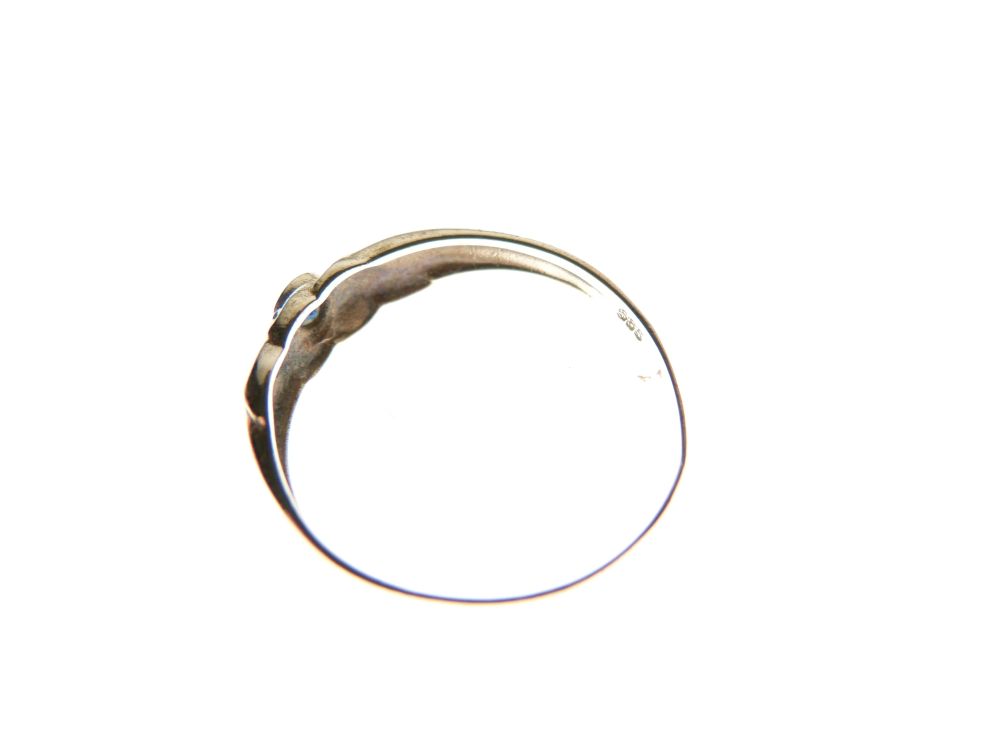 Three assorted yellow metal rings comprising a broad band ring with oval cabochon, dress ring set - Image 6 of 6