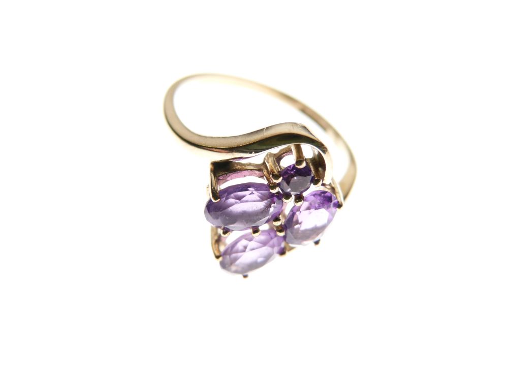 Two 9ct gold dress rings set purple stone, together with a similar white metal dress ring stamped - Image 8 of 9