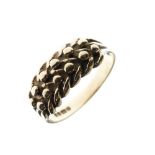 9ct gold dress ring with plaited design, size P½, 2.9g approx