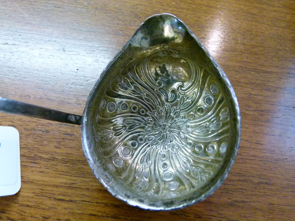 18th Century white metal toddy ladle having a baleen handle, 34.5cm long - Image 2 of 7