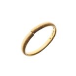 George V 22ct gold wedding band, size K (split), 2.4g approx