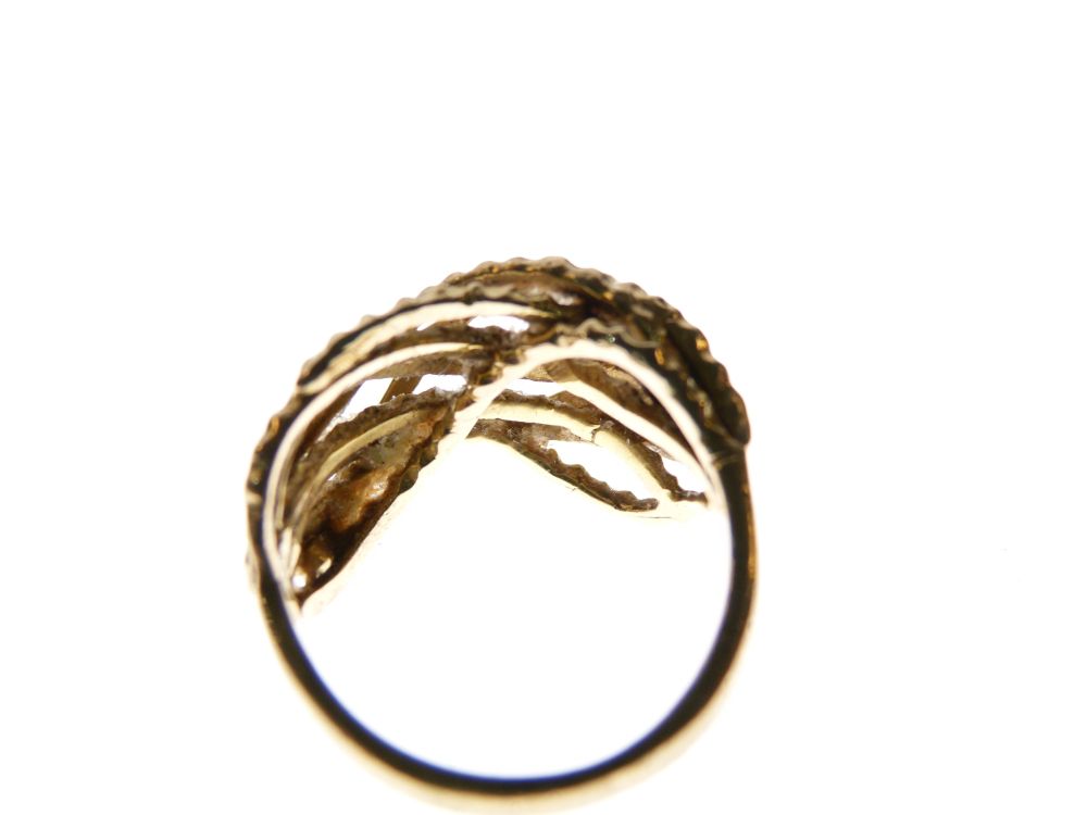 9ct gold ring of plaited design, size M, 5.3g approx - Image 4 of 4