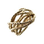 9ct gold ring of plaited design, size M, 5.3g approx