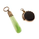 Pendant with 9ct gold mount and ring, together with a 9ct gold hardstone and cornelian swivel fob (