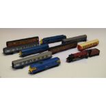 Small quantity of OO Gauge Hornby Railways Train Set, carriages, locomotives and accessories etc
