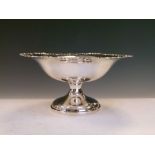 George V silver pedestal bowl, Birmingham 1922, 17.5cm diameter x 8.5cm high, 5.6toz approx