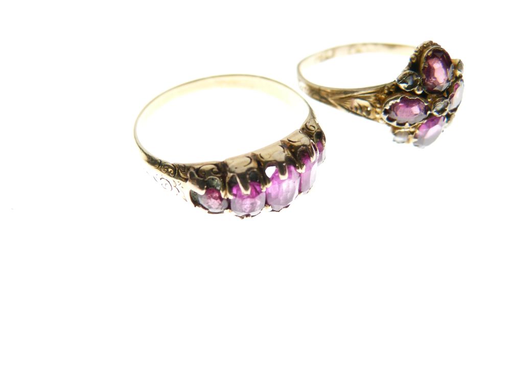 Yellow metal dress ring, set five graduated rubies, size O, together with a 9ct gold dress ring - Image 4 of 5