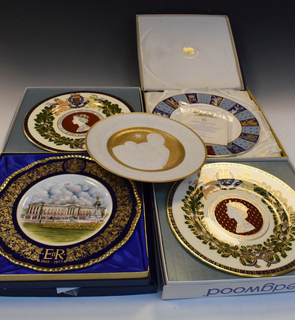 Two Wedgwood Elizabeth II Silver Jubilee commemorative bone china plates No. 110/1000 and No. 247/