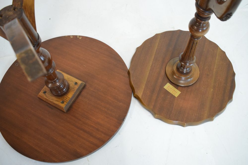 Bevan Funnell Reprodux walnut tripod occasional table with piecrust top, 40cm diameter x 53cm - Image 4 of 4