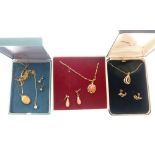 Assorted 9ct gold and yellow metal jewellery to include; coral-set pendant and pair of drop