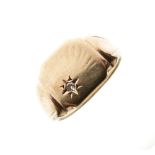 9ct gold signet ring set small diamond brilliant, London 1977, size T, 6.4g gross approx