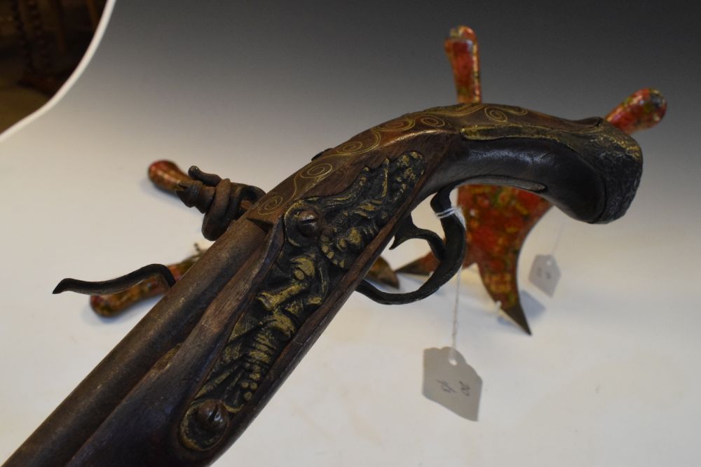 North African decorative flintlock pistol of 'bazaar' quality, round 29cm barrel, stock with brass - Image 9 of 14