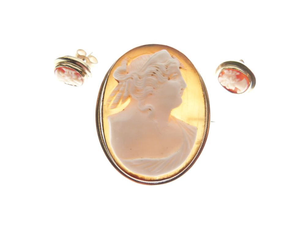 Yellow metal shell cameo brooch stamped 9ct, together with a similar pair of 9ct gold ear studs, 8. - Image 2 of 8