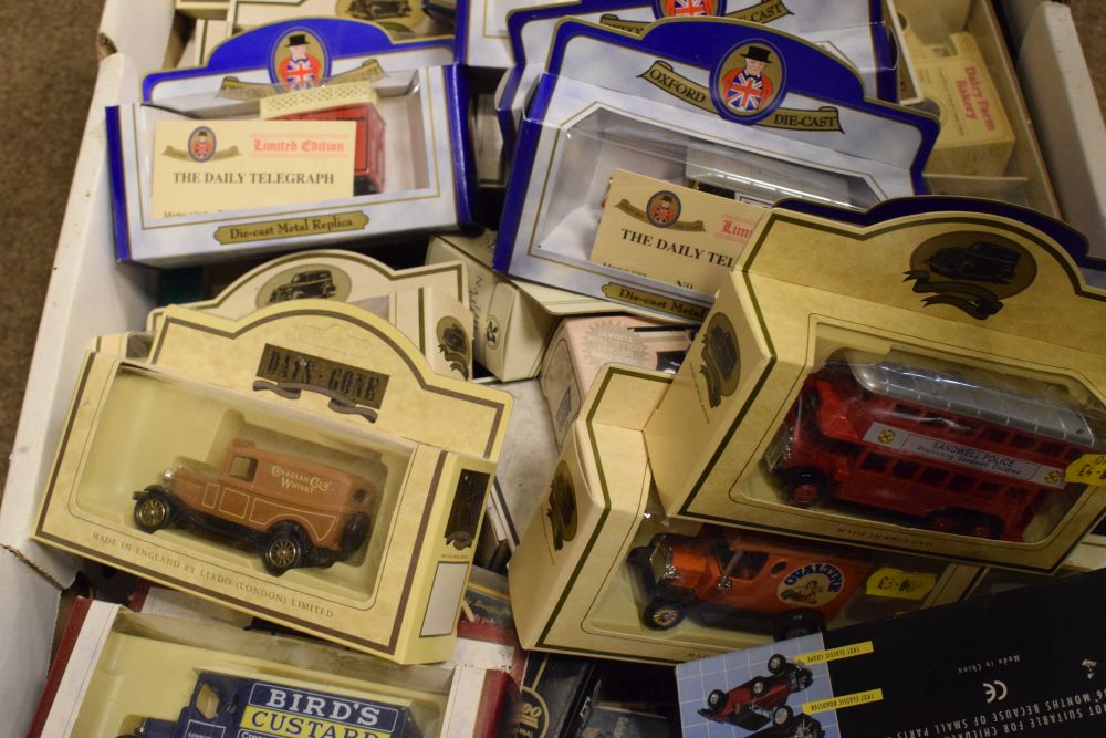 Quantity of boxed Oxford die-cast, Lledo and other die-cast model vehicles - Image 5 of 8