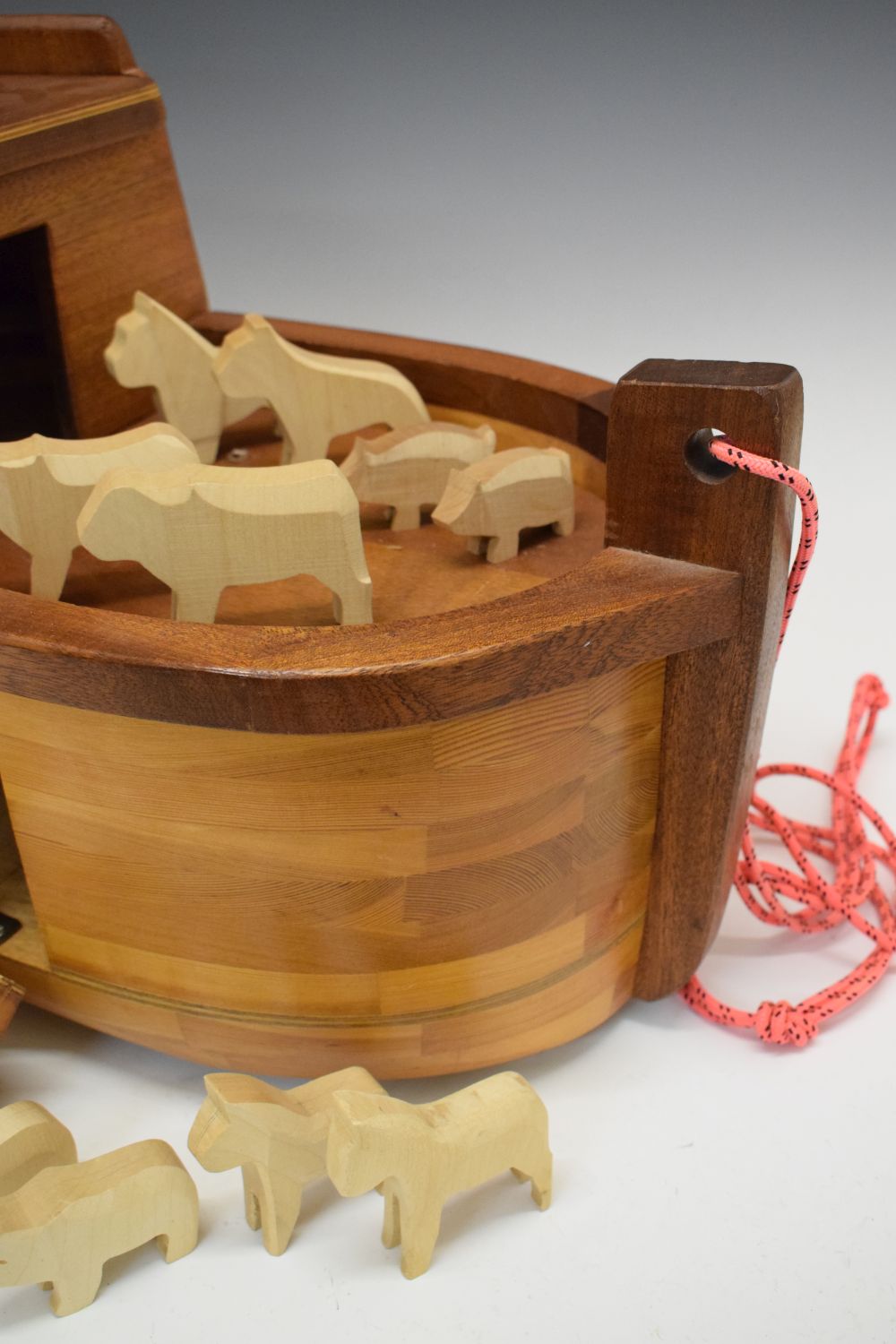 Scratch built pine and mahogany pull-along Noah's Ark with animals, 50cm long - Image 2 of 5
