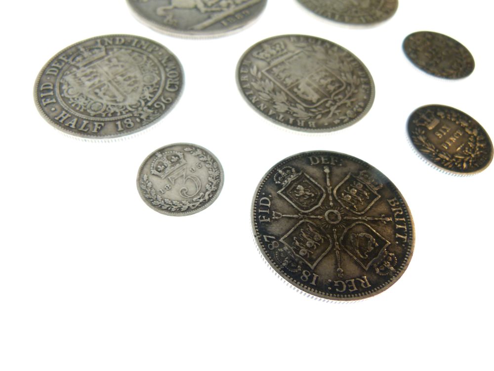 Coins - Group of Victorian coinage to include 1889 Crown (Old Head), three Half Crowns, 1845, - Image 6 of 14