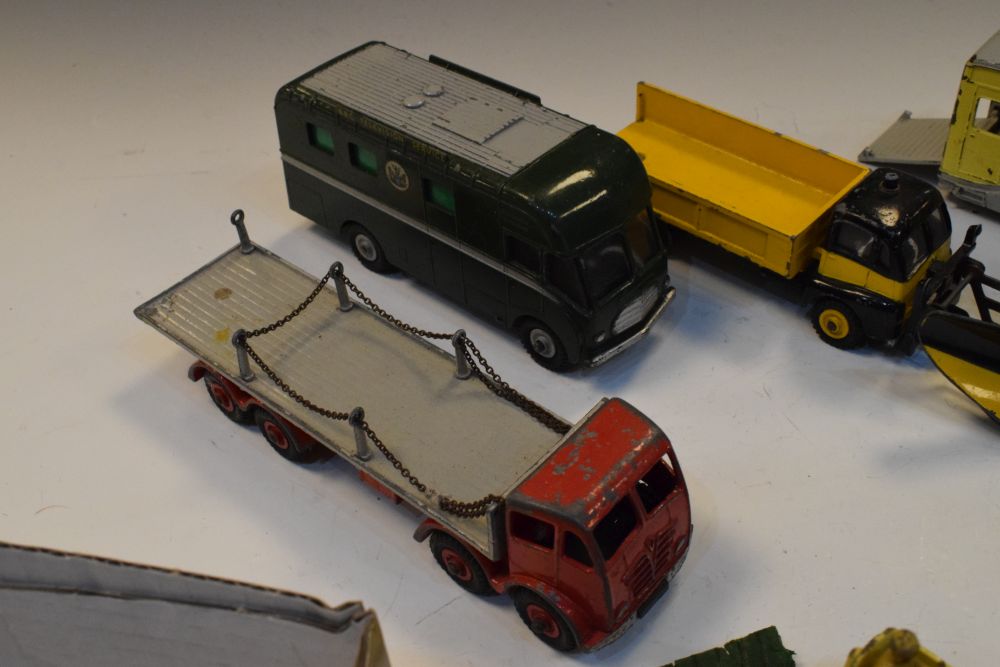 Quantity of vintage Dinky Supertoys die-cast model vehicles to include; Heavy Tractor, Horse Box, - Image 9 of 12