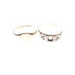 9ct gold signet ring, size O, together with an unmarked yellow metal dress ring set two split pearls