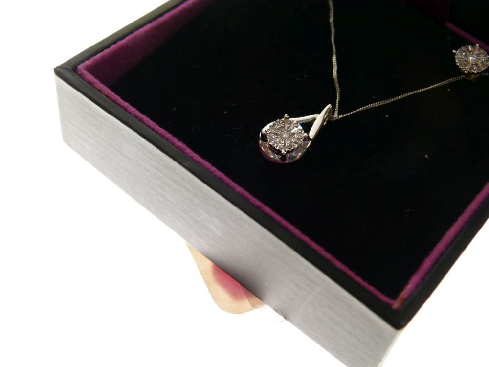9ct white gold pendant set small diamond brilliant, stamped 9KT DIA, together with a matching pair - Image 5 of 8