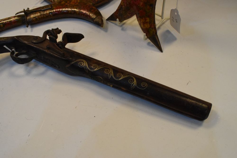 North African decorative flintlock pistol of 'bazaar' quality, round 29cm barrel, stock with brass - Image 6 of 14