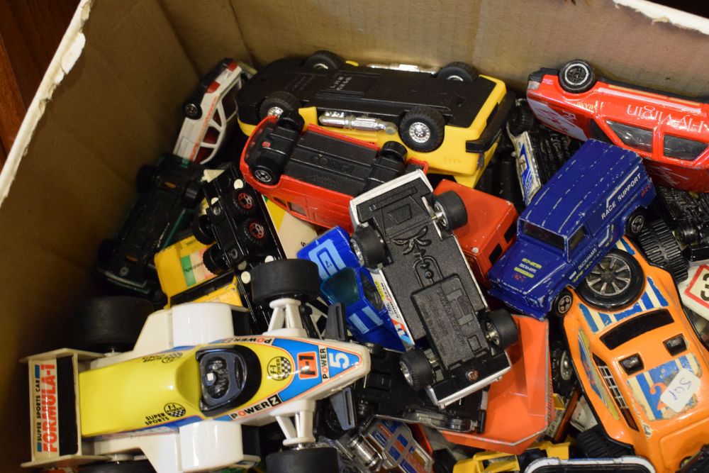 Large quantity of loose Corgi, Matchbox and other die-cast model vehicles - Image 4 of 6