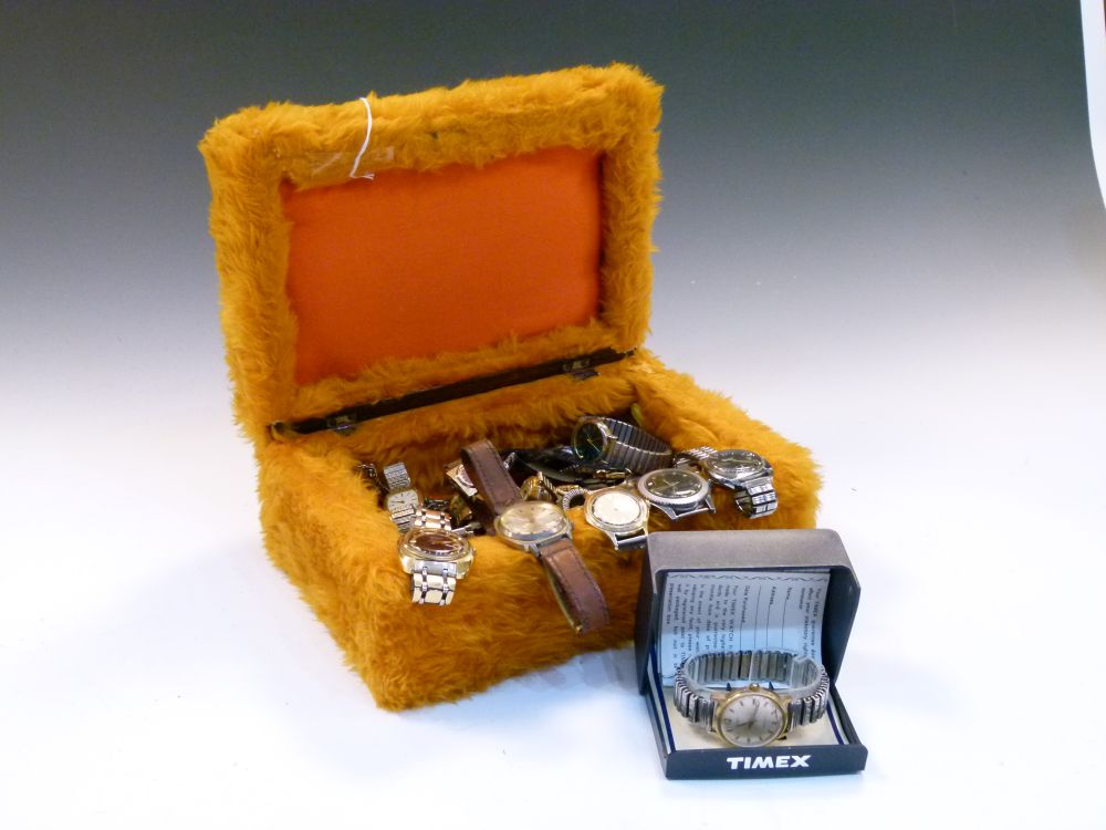 Trinket box containing a selection of dress and fashion wristwatches to include Ingersoll, Seiko, - Image 2 of 12