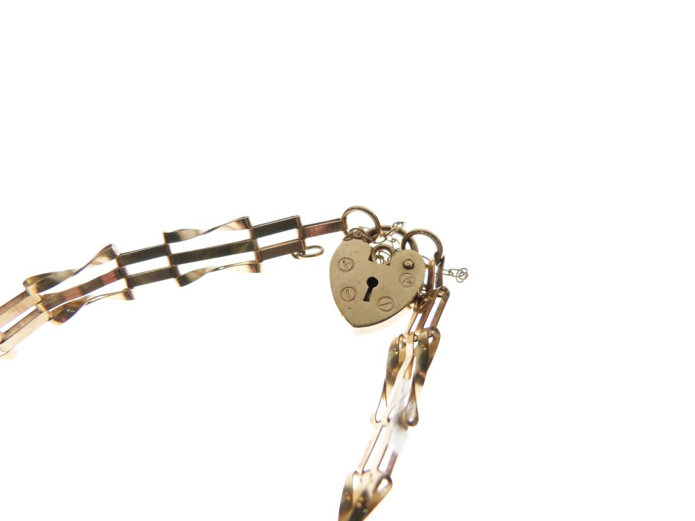 9ct gold gate-link bracelet with padlock, 3.5g approx - Image 3 of 8