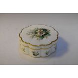 Late 19th century Mintons china lobed box and cover, enclosing five heart-shaped boxes, all with