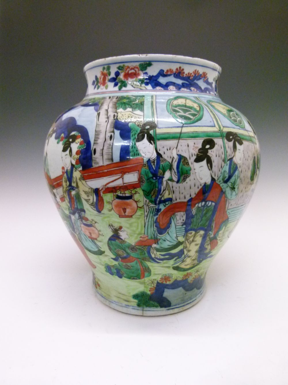 Large 17th Century Chinese Wucai porcelain baluster jar, Shunzhi or Transitional Period, decorated - Image 2 of 12