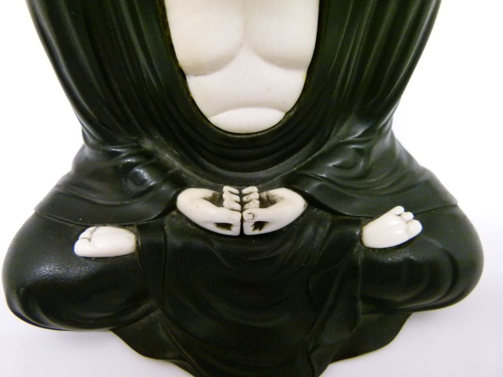 Early 20th Century Japanese bronze and ivory figure of the Buddha, late Meiji/Taisho, modelled in - Image 7 of 8