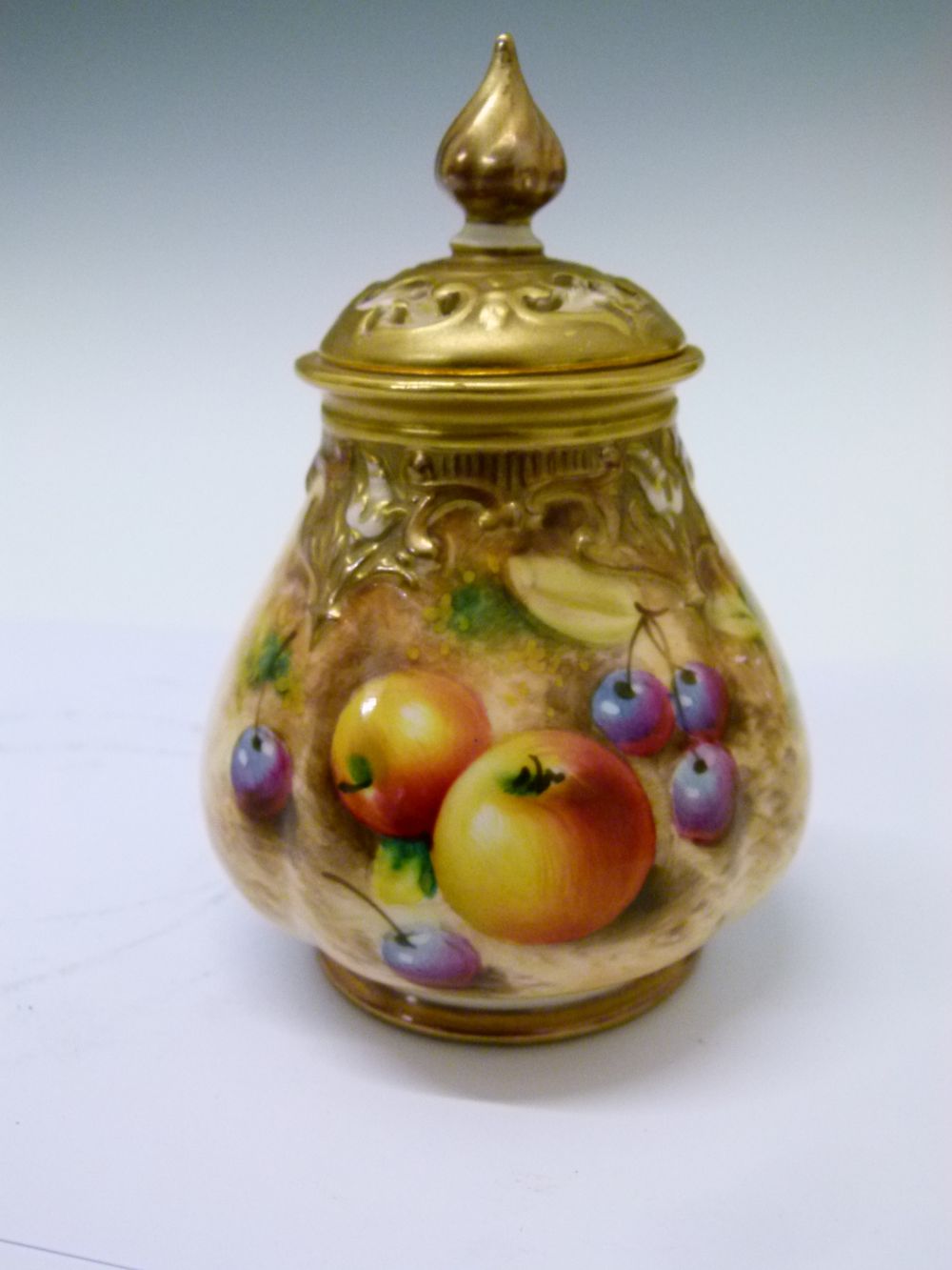Mid 20th Century Royal Worcester porcelain pot pourri jar and cover, of lobed bulbous form decorated - Image 2 of 10