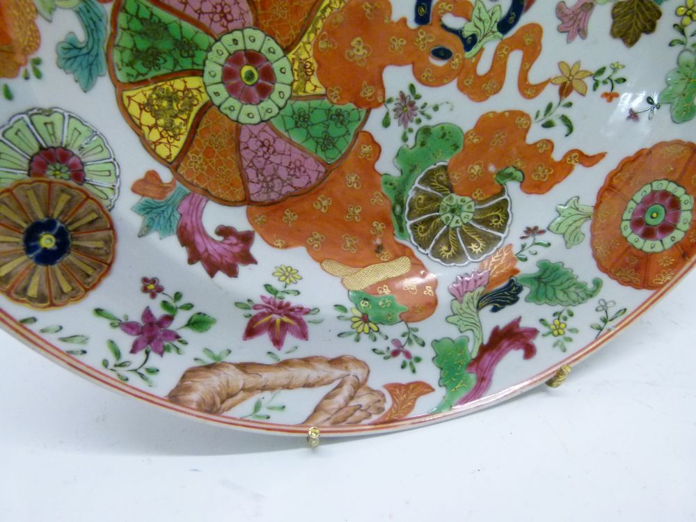 Chinese Canton Famille Rose porcelain plate, circa 1800, of dished circular form decorated with - Image 6 of 9