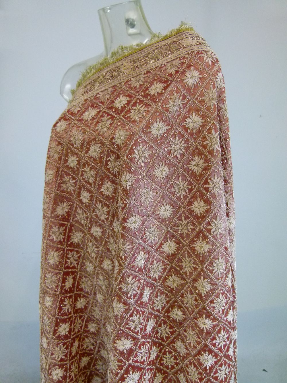 Indian Zardozi embroidered wedding skirt and dupatta, each with gilt wire lattice and flowerhead - Image 2 of 10