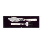 Edward VII cased set of silver and mother-of-pearl fish servers with engraved floral decoration,