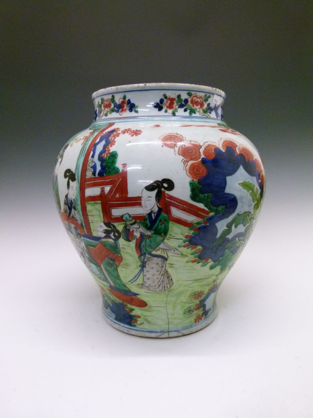 Large 17th Century Chinese Wucai porcelain baluster jar, Shunzhi or Transitional Period, decorated - Image 4 of 12