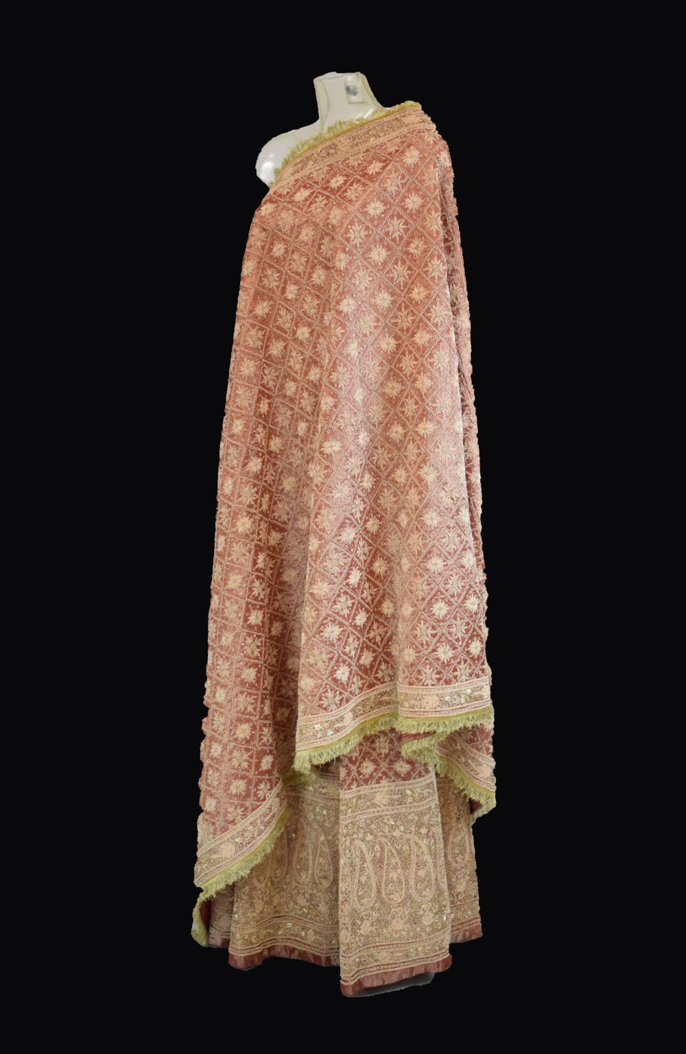 Indian Zardozi embroidered wedding skirt and dupatta, each with gilt wire lattice and flowerhead