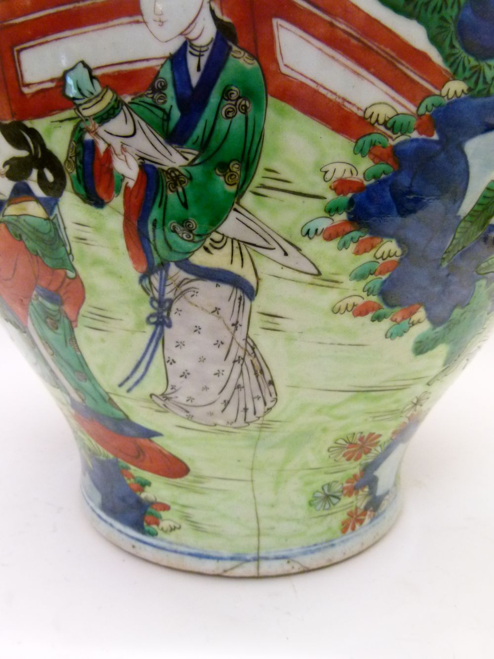 Large 17th Century Chinese Wucai porcelain baluster jar, Shunzhi or Transitional Period, decorated - Image 5 of 12