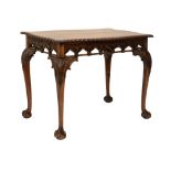 Early 20th Century Chippendale Revival mahogany centre table, the serpentine top with gadroon-carved