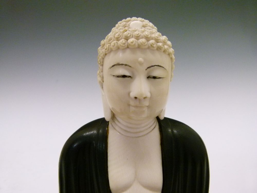 Early 20th Century Japanese bronze and ivory figure of the Buddha, late Meiji/Taisho, modelled in - Image 8 of 8