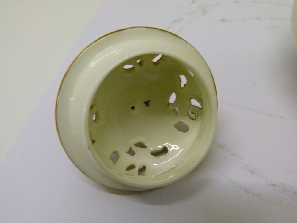 Mid 20th Century Royal Worcester porcelain pot pourri jar and cover, of lobed bulbous form decorated - Image 7 of 10