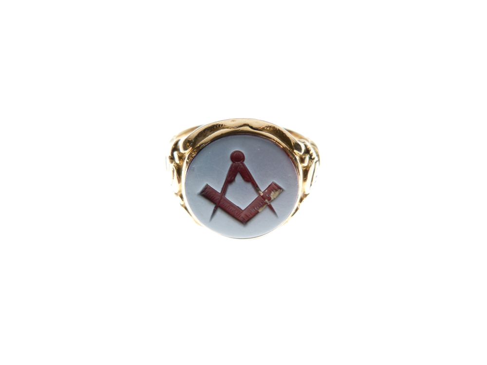 Masonic Interest - 15ct gold signet ring, the pale blue overlay glass matrix intaglio - carved