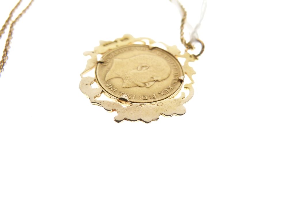 Gold Coin - Edward VII Half Sovereign 1909, in foliate scroll frame as pendant, together with a - Image 5 of 5