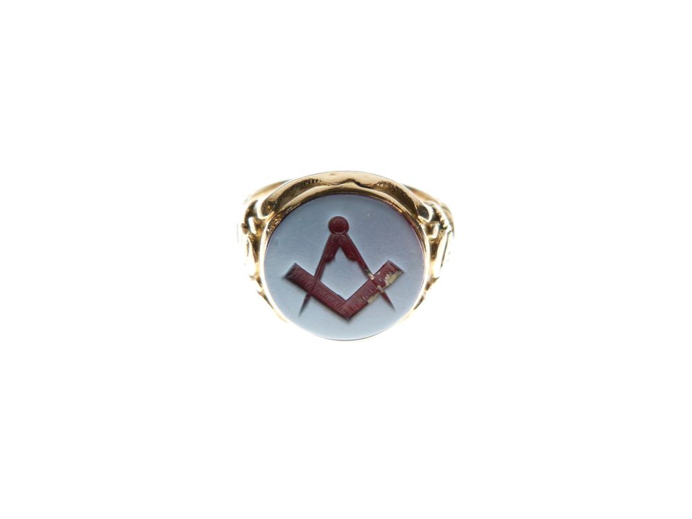 Masonic Interest - 15ct gold signet ring, the pale blue overlay glass matrix intaglio - carved - Image 2 of 4