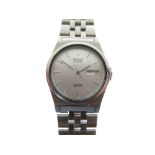 Seiko - Gentleman's stainless steel SQ100 quartz wristwatch, day/date at 3, 430881, 35mm excluding