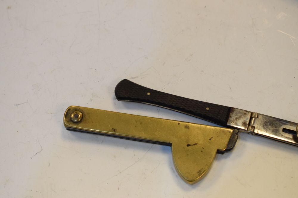 19th Century brass and steel fleam and a Engmann valantin's section cutting knife, cased - Bild 2 aus 2