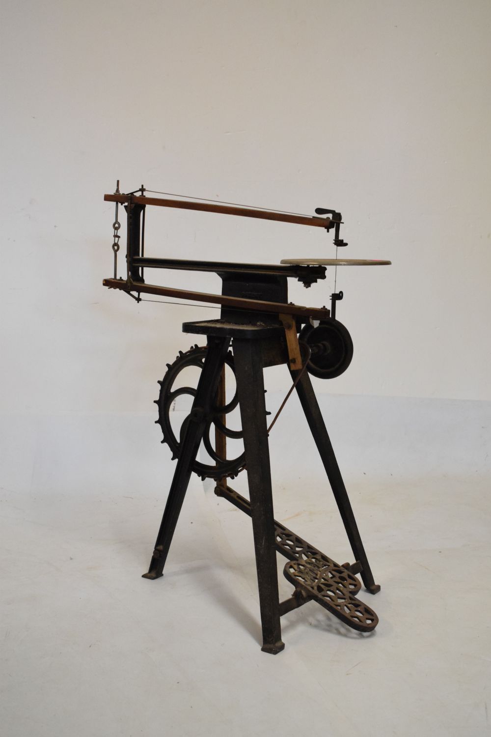 'Hobbies' treadle-operated saw